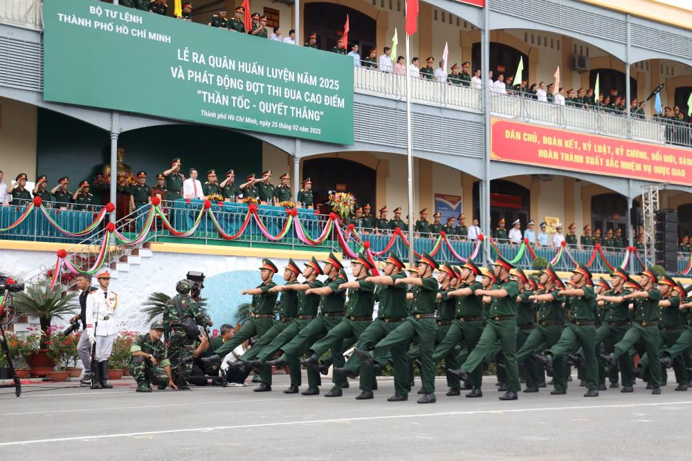 Khoi si quan Bo doi Bien phong TP.HCM. 