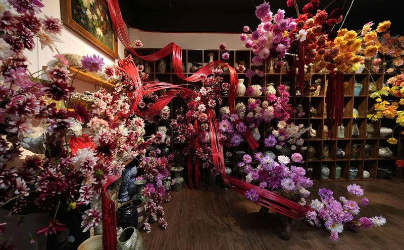 A room filled with medicinal flowers in Hanoi has overwhelmed many people.