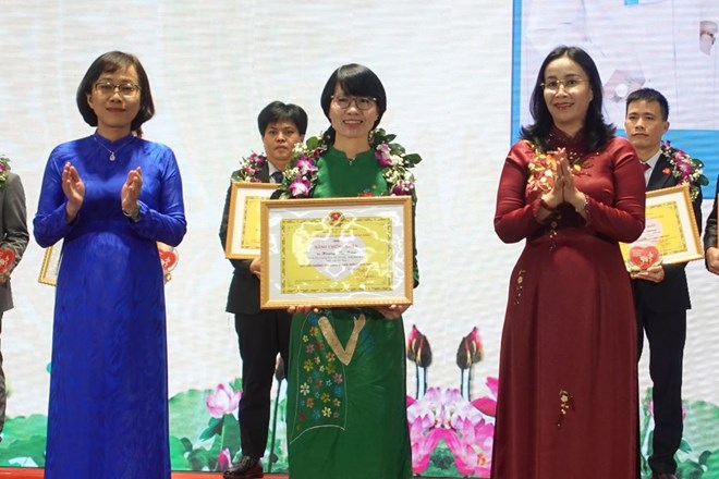 20 bác sĩ vinh dự nhận giải “Tỏa sáng Blouse trắng” Đà Nẵng