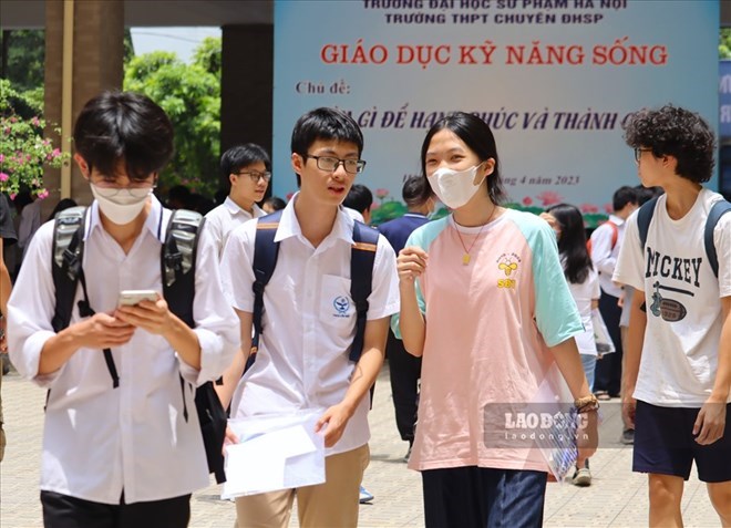 Candidates taking the 10th grade entrance exam of Hanoi National University of Education in 2023. Photo: Minh Ha