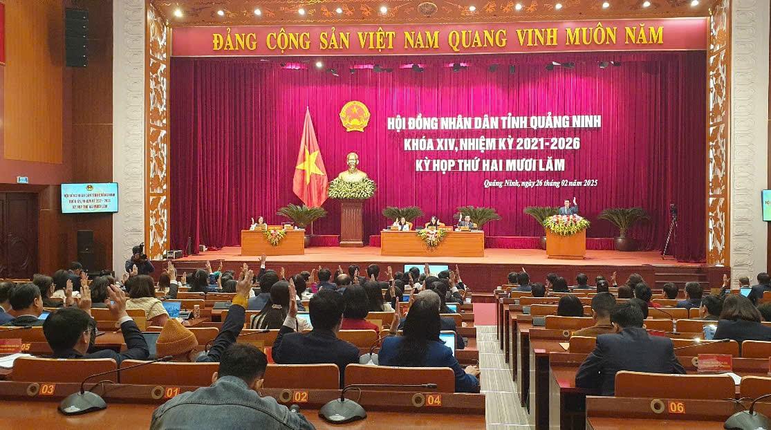 The People's Council of Quang Ninh province passed a Resolution on the establishment and reorganization of specialized agencies under the People's Committee of Quang Ninh province. Photo: Nguyen Hung