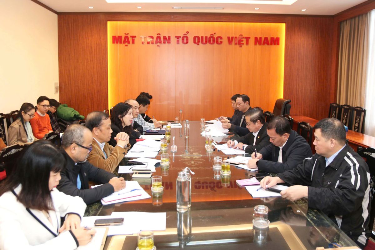 Quang canh buoi lam viec. Anh: Uy ban Nha nuoc ve nguoi Viet Nam o nuoc ngoai