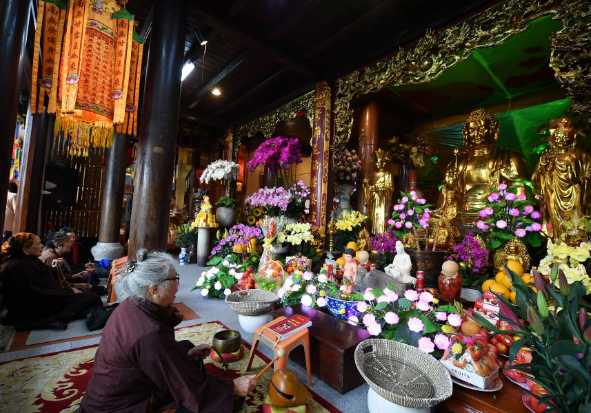 The disadvantage of the motorbike is that the motorbike is more beautiful.