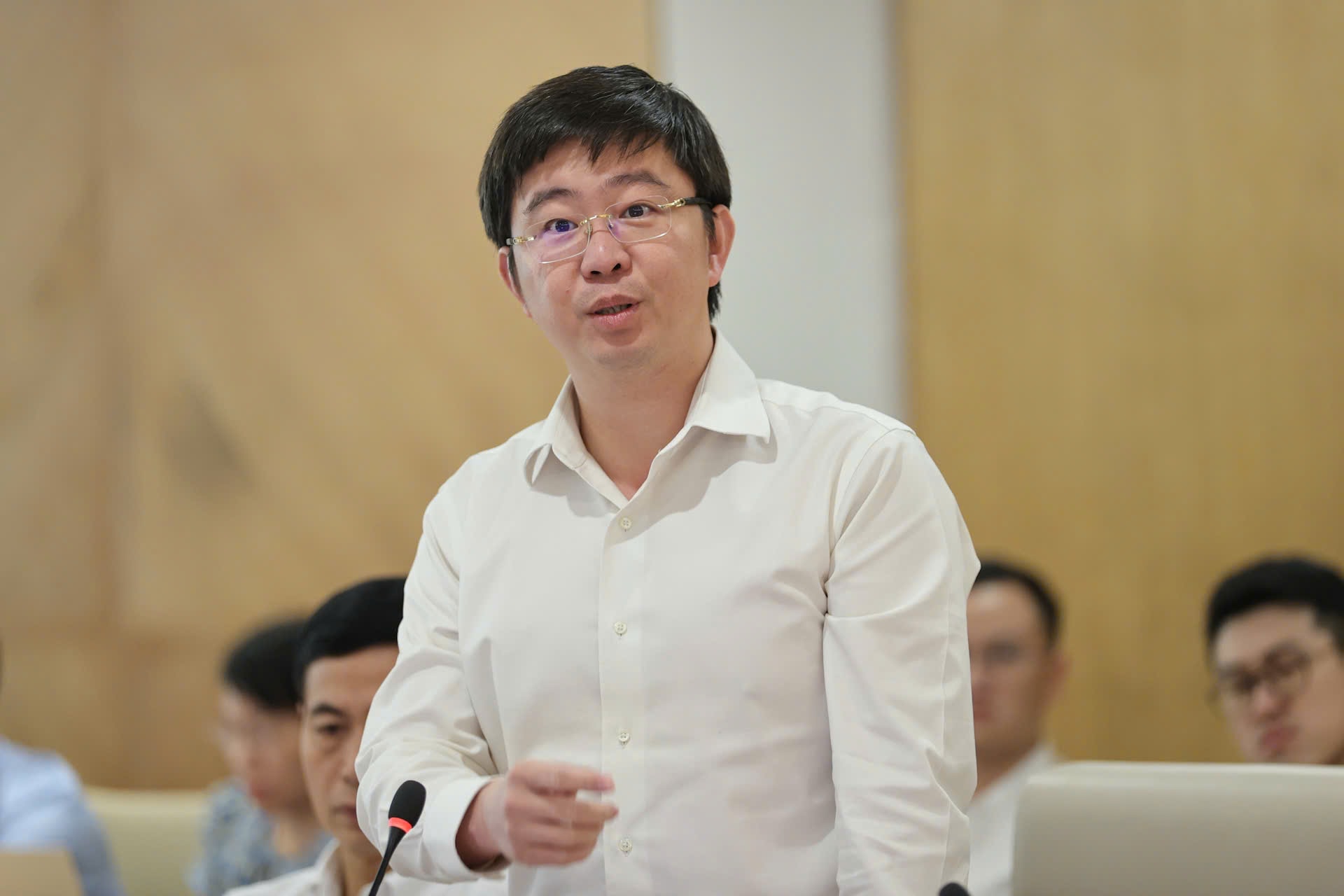 The Prime Minister transferred and appointed Mr. Bui Hoang Phuong, Deputy Minister of Information and Communications, to hold the position of Deputy Minister of Science and Technology. Photo: Ministry of Information and Communications