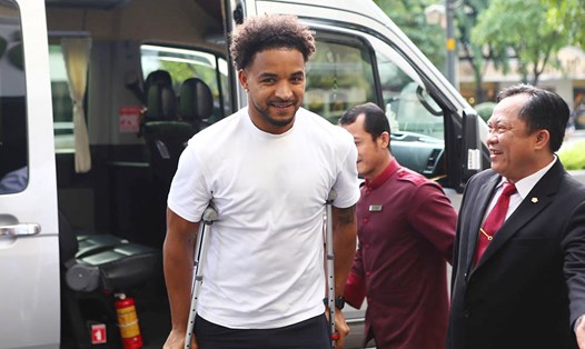 Nguyễn Xuân Son có mặt ở TPHCM để dự gala trao giải Quả bóng vàng Việt Nam 2024. Ảnh: Thanh Vũ