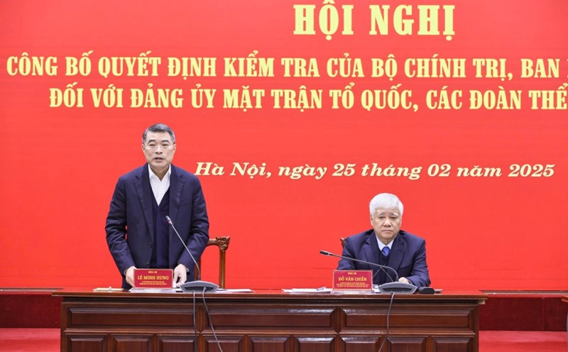 Politburo member, Secretary of the Party Central Committee, Head of the Central Organization Committee Le Minh Hung spoke about continuing to reorganize the apparatus at the provincial and district levels. Photo: Pham Dong