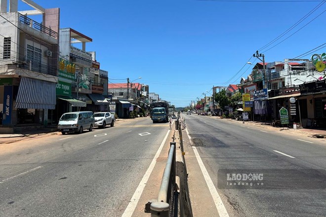 National Highway 1 through Binh Dinh. Illustrative photo: Phuong Thao