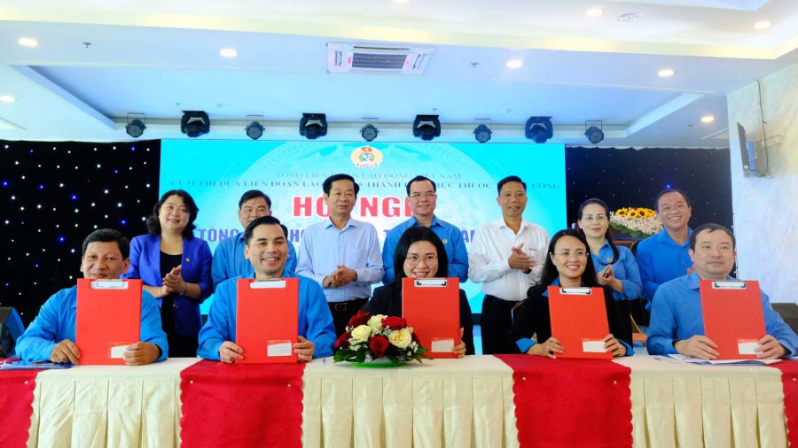 The Labor Federations of the 5 cities signed an emulation agreement in 2025. Photo: My Ly