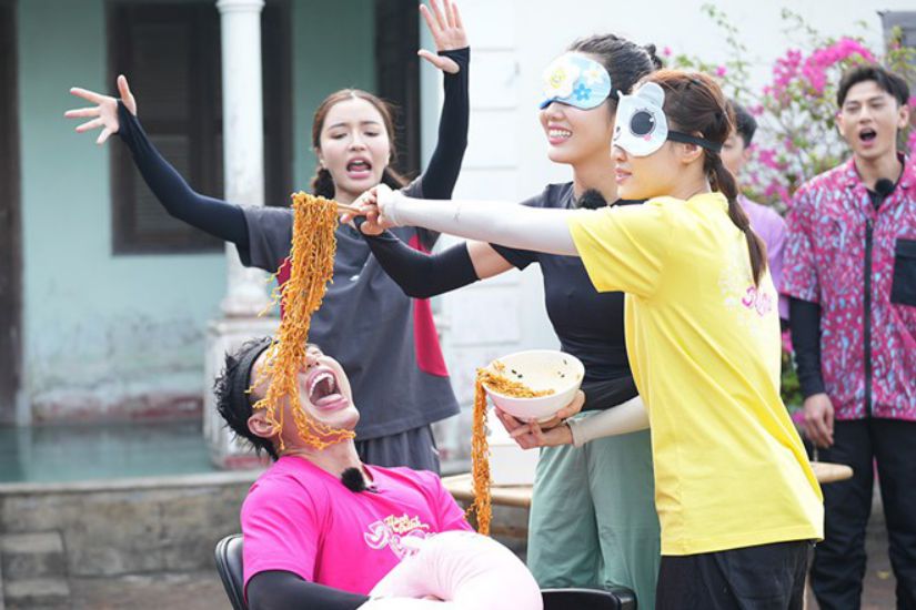 Vietnamese artists at the game show. Photo: Producer