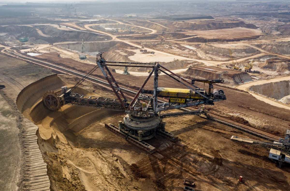 Ukraine owns more than 100 important mineral mines. Photo: UMCC Titanium