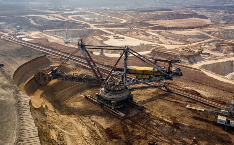 Ukraine owns more than 100 important mineral mines. Photo: UMCC Titanium