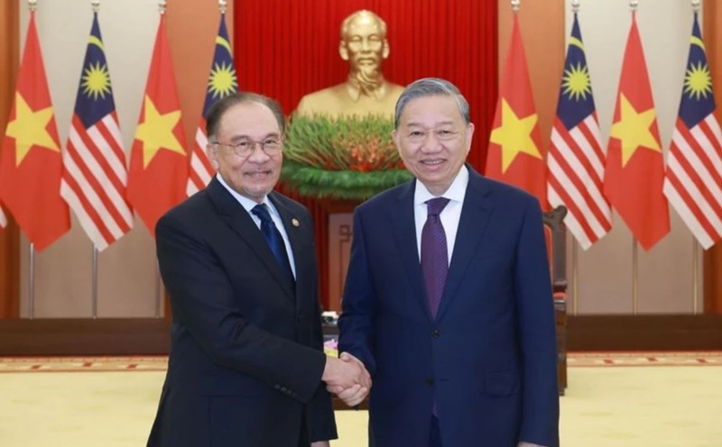 General Secretary To Lam received Malaysian Prime Minister Anwar Ibrahim. Photo: VNA