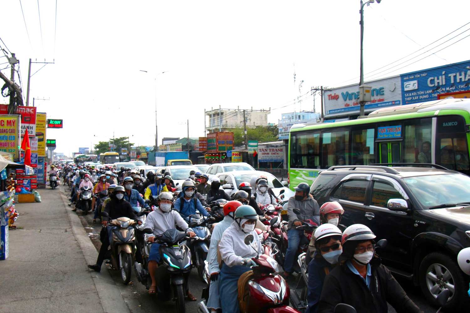 Hot weather in the South. Photo: Minh Quan