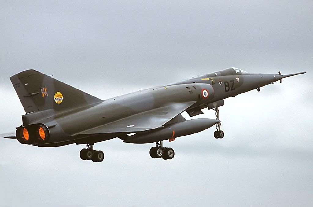 May bay nem bom Dassault Mirage IV la loai vu khi chinh trong chuong trinh vu khi hat nhan ran de cua Phap. Anh: Wiki