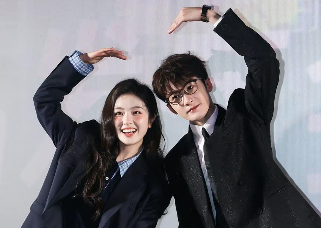 Dan Kien Thu and Ly Lan Dich during the promotion of the movie " Lu Vi". Photo: Producer