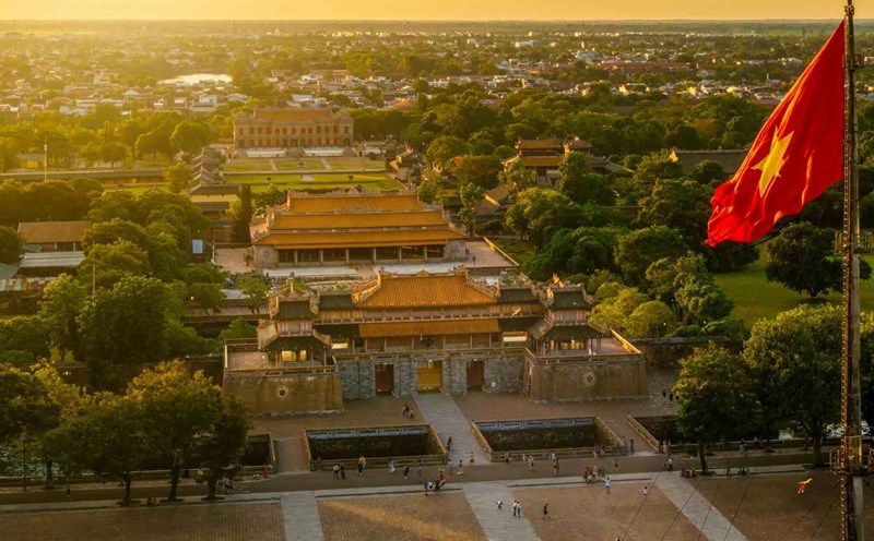 The People's Committee of Hue City has 14 specialized agencies after being established and reorganized. Photo: Nguyen Phong.