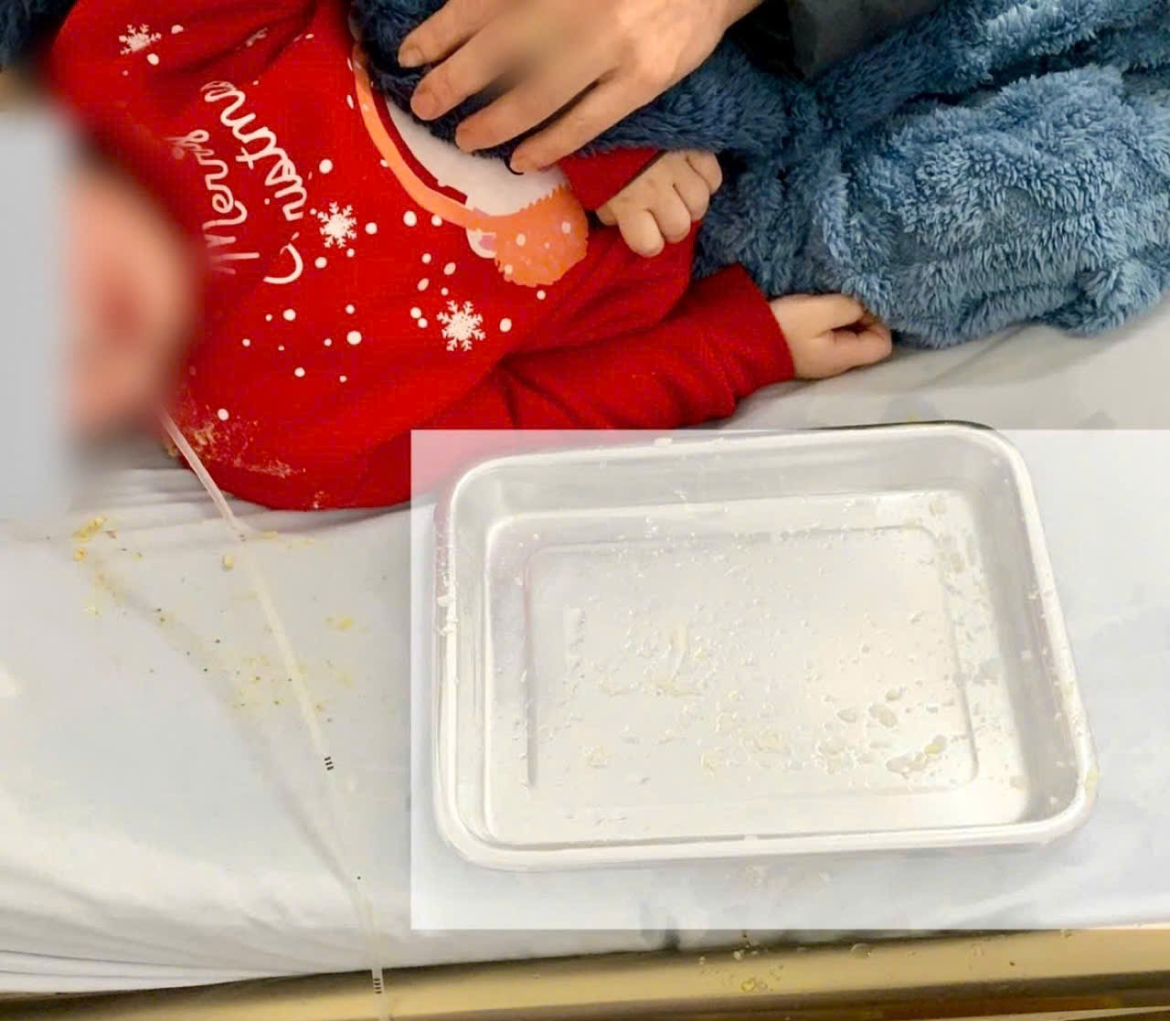 The child with rat poisoning was given timely emergency care. Photo: Thanh Dang