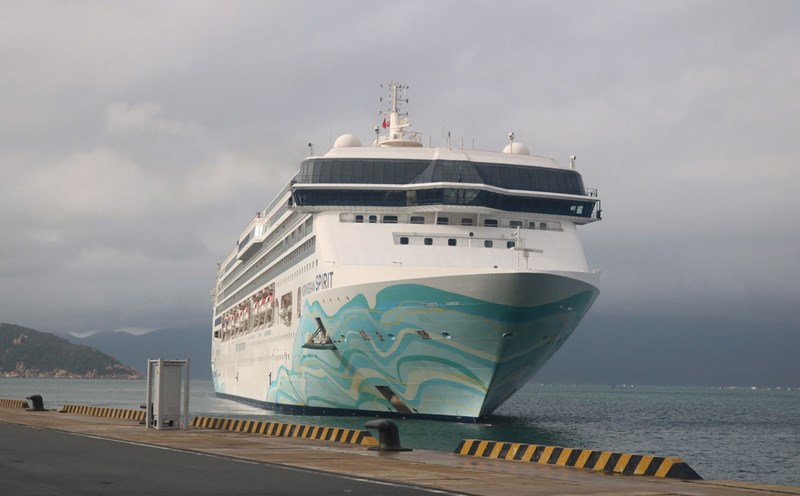 The 7th cruise ship to Khanh Hoa since the beginning of the year. Photo: Nguyen Phat
