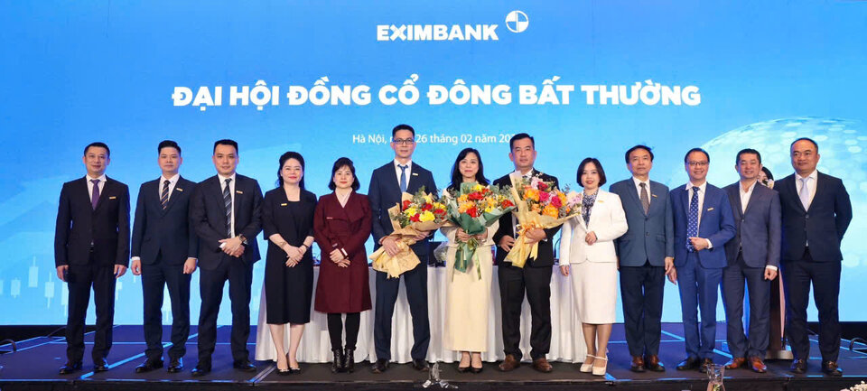 DHDCD bat thuong cua Eximbank to chuc thanh cong voi tat ca cac to trinh duoc thong qua. Anh: EIB