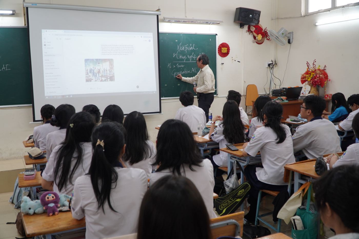 The Department of Education and Training of Ho Chi Minh City and districts in Ho Chi Minh City have begun a plan to inspect schools and extra-curricular and extra-curricular facilities. Photo: Chan Phuc