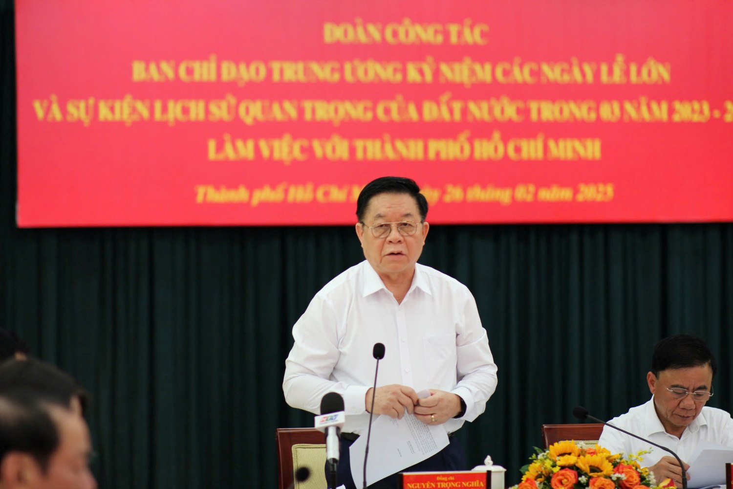 Uy vien Bo Chinh tri, Bi thu Trung uong Dang, Truong Ban Tuyen giao va Dan van Trung uong Nguyen Trong Nghia  phat bieu tai buoi lam viec.  Anh: Minh Quan