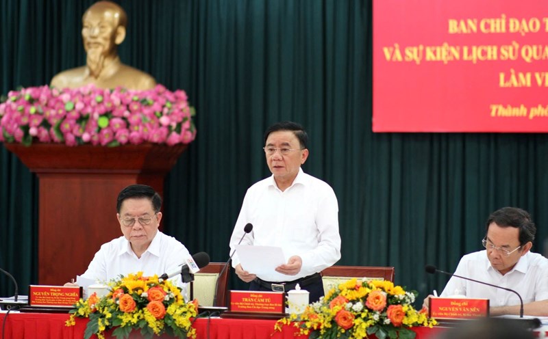 Politburo member and Standing member of the Secretariat Tran Cam Tu spoke at the meeting. Photo: Minh Quan