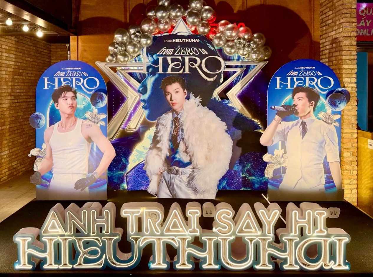 Anh trai say hi HIEUTHUHAI fans set up a check-in booth. Photo: Producer.