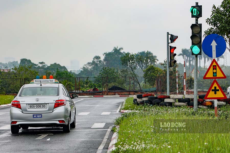 Sau khi hoan thanh chuong trinh, hoc vien se trai qua kiem tra, danh gia va duoc cap the Sat hach vien neu dat yeu cau.