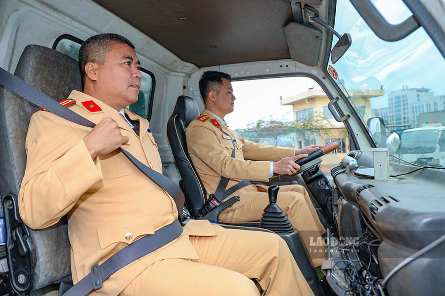 Cac noi dung ve phuong phap bao hiem tay lai khi sat hach lai xe oto tren duong giao thong cong cong; ky nang dieu khien phuong tien giao thong tren duong cao toc; thuc hanh nhiem vu cua sat hach vien… duoc cac hoc vien on luyen nghiem tuc.