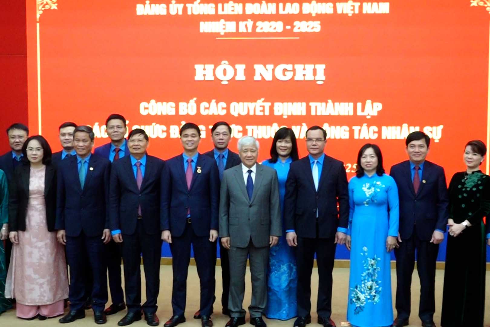 The Vietnam General Confederation of Labor announces decisions on organization and personnel work