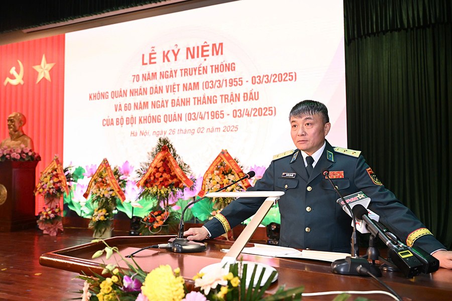 Trung tuong Nguyen Van Hien- Tu lenh Quan chung Phong khong khong quan. Anh: Bo Quoc phong.