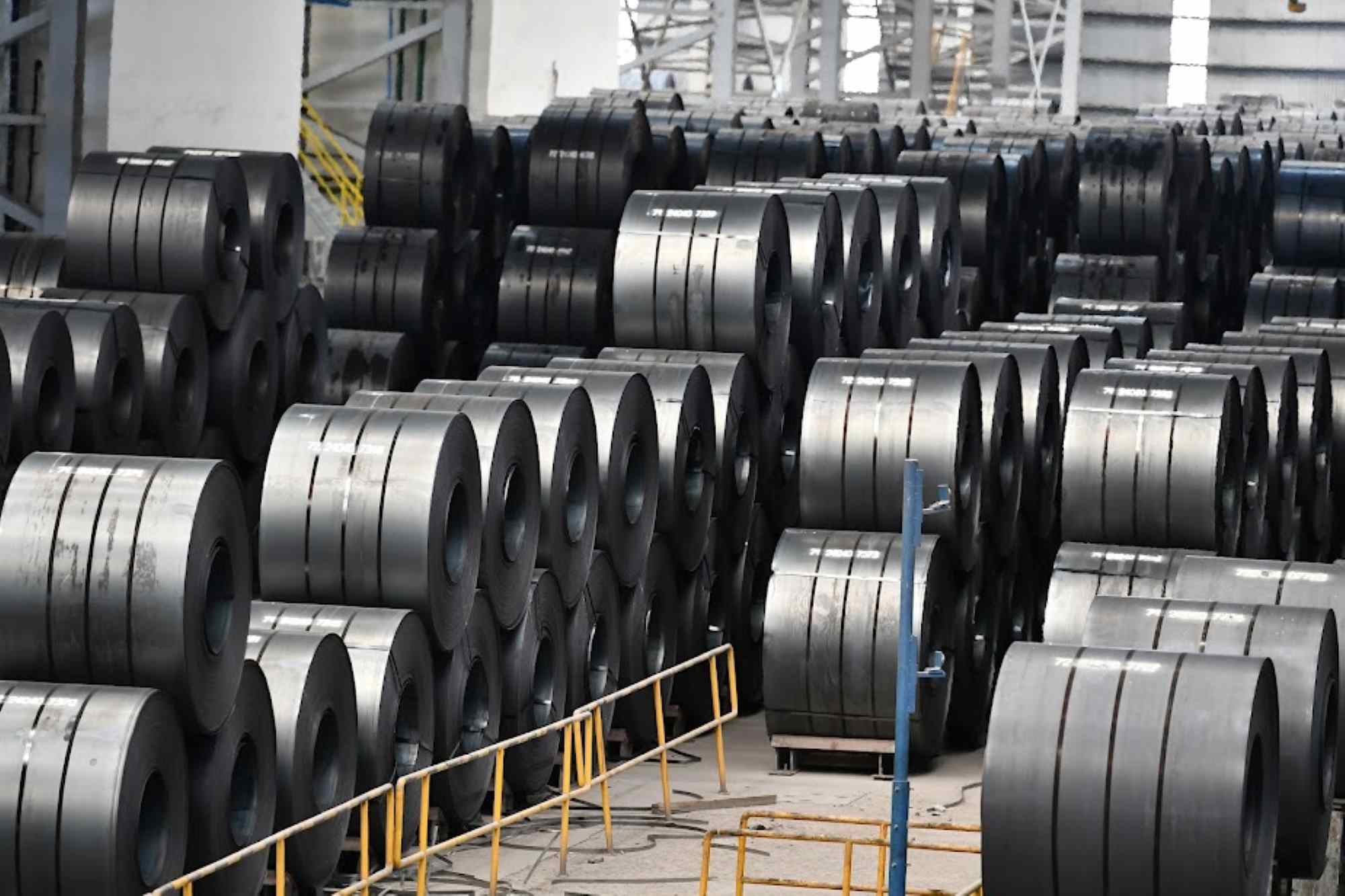 The construction and materials industry benefits from public investment policies. Photo: Hai Nguyen