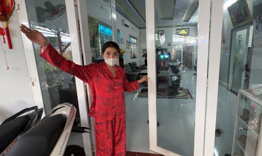 Người phụ nữ kể lại giây phút thoát nạn khi con trai đốt mẹ. Ảnh: Hoàng Lộc