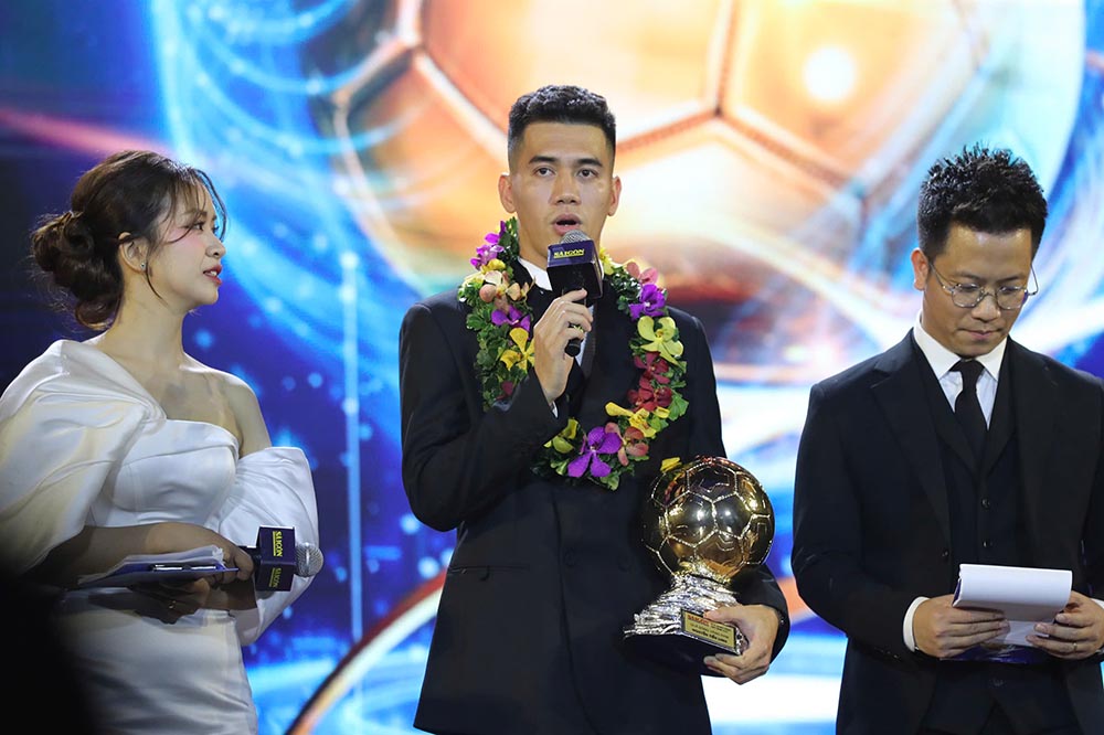 Tien Linh won the 2024 Men's Golden Ball award. Photo: Thanh Vu