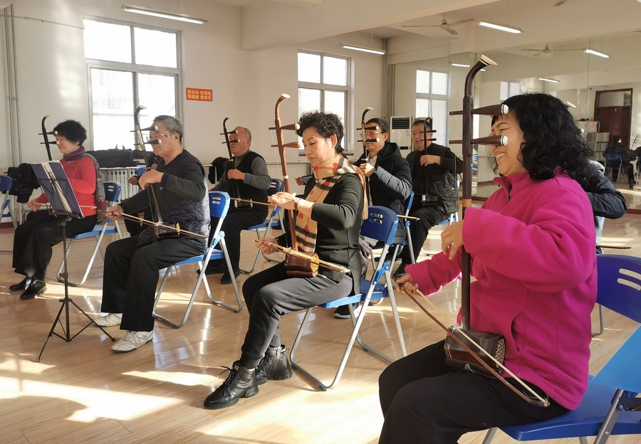 Learning new skills, pursuing passion... can help reduce stress and anxiety for people retiring early. Photo: Xinhua