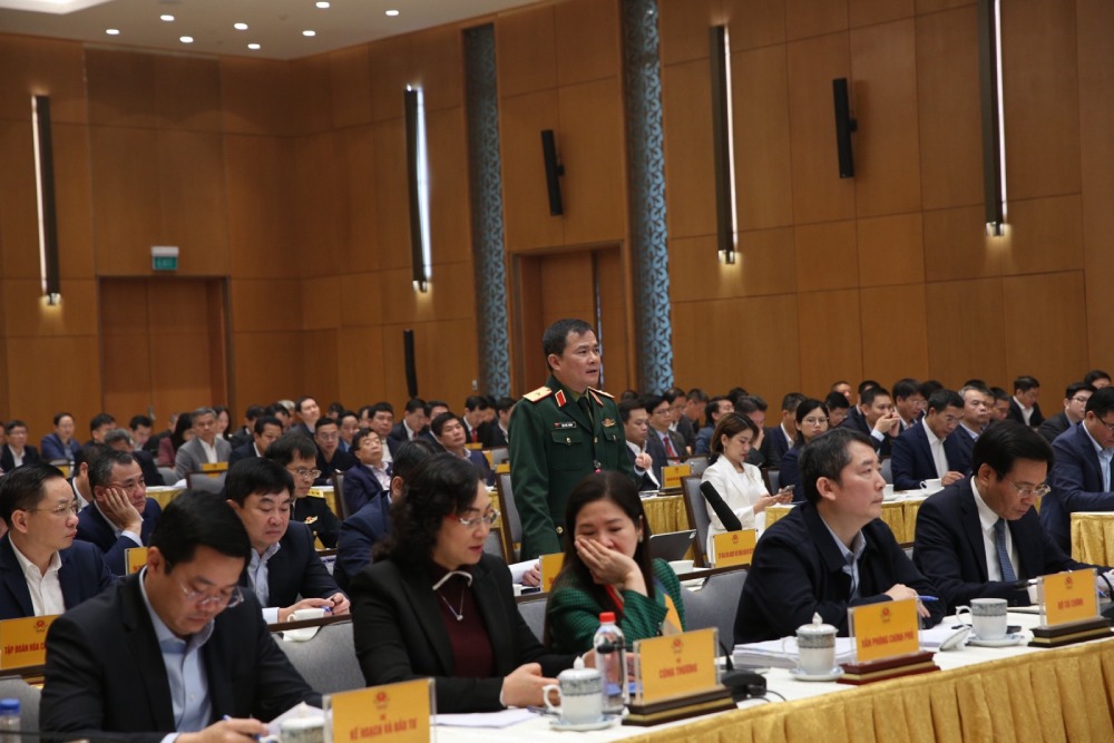 Mr. Tao Duc Thang - Chairman and General Director of the Military Telecommunications Industry Group (Viettel) - spoke. Photo: Dinh Hai