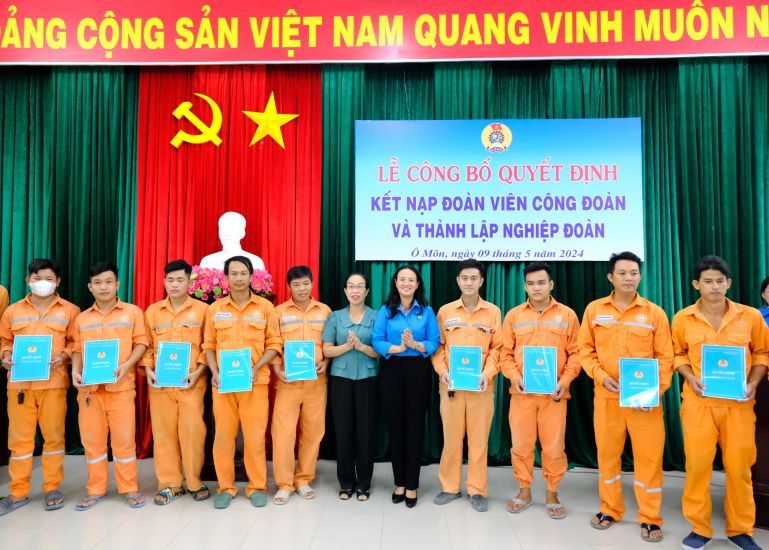 Promoting the results of 2024, Can Tho City Trade Unions at all levels will continue to promote the development of union members in the new year. Photo: My Ly