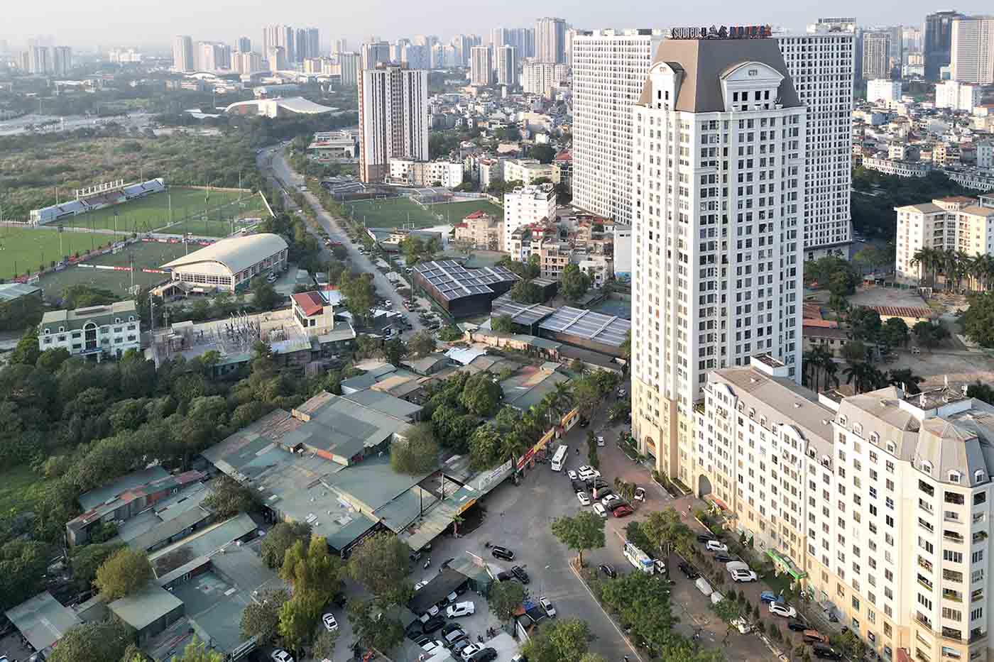The responsibilities of project investors in arranging social housing will be clearly defined. Illustrative photo: Huu Chanh
