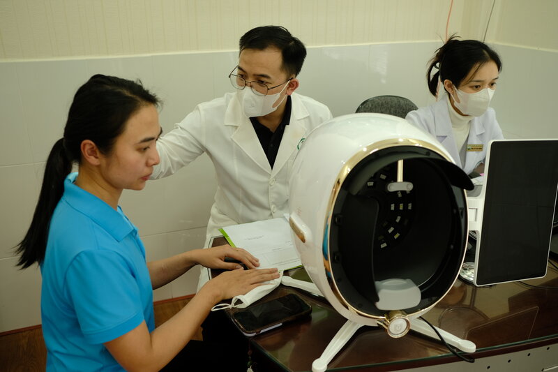 Pasteur Da Lat Medical Center applies a policy of reducing prices for medical examination and treatment services for cadres, union members and workers in Lam Dong province. Photo: Anh Khoa