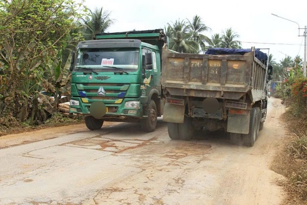 Construction vehicles for the expressway in Binh Dinh. Illustrative photo: Thanh Thanh
