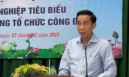 Chủ tịch LĐLĐ Vĩnh Long phát biểu tại buổi họp mặt doanh nghiệp tiêu biểu. Ảnh: Hoàng Lộc