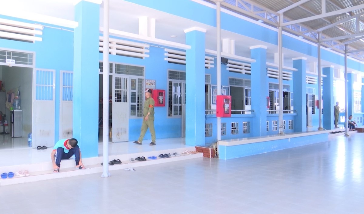 Ben trong co so cai nghien ma tuy. Anh: Duy Tuan 
