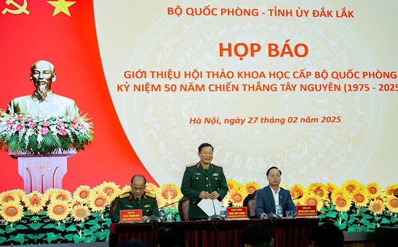 Press conference to introduce the Scientific Conference at the Ministry of National Defense level to celebrate the 50th anniversary of the Central Highlands Victory (1975 - 2025). Photo: T.Vuong
