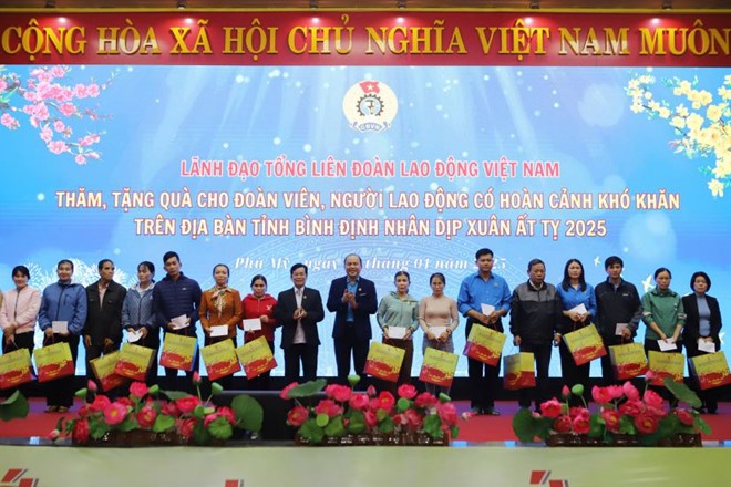 Công đoàn tỉnh Bình Định phấn đấu kết nạp 17.800 đoàn viên