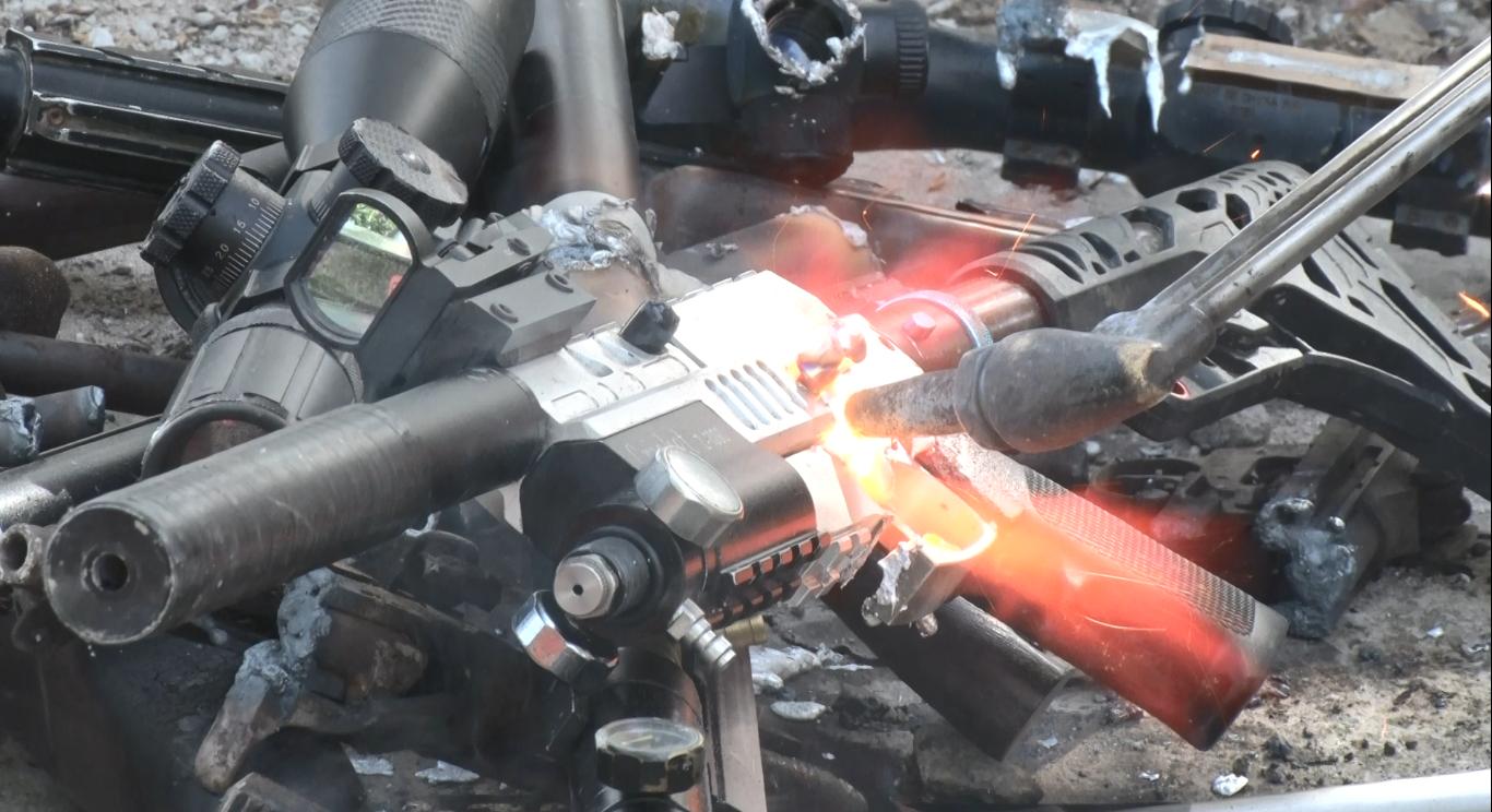 The police destroyed weapons, explosives, and support tools. Photo: Tien Dung