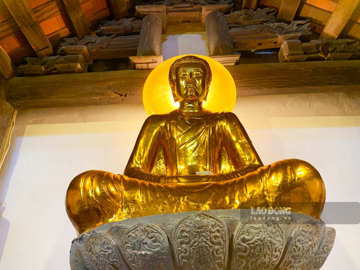 National treasure of A Di Da Buddha statue at Ngo Xa pagoda. Photo: Ha Vi
