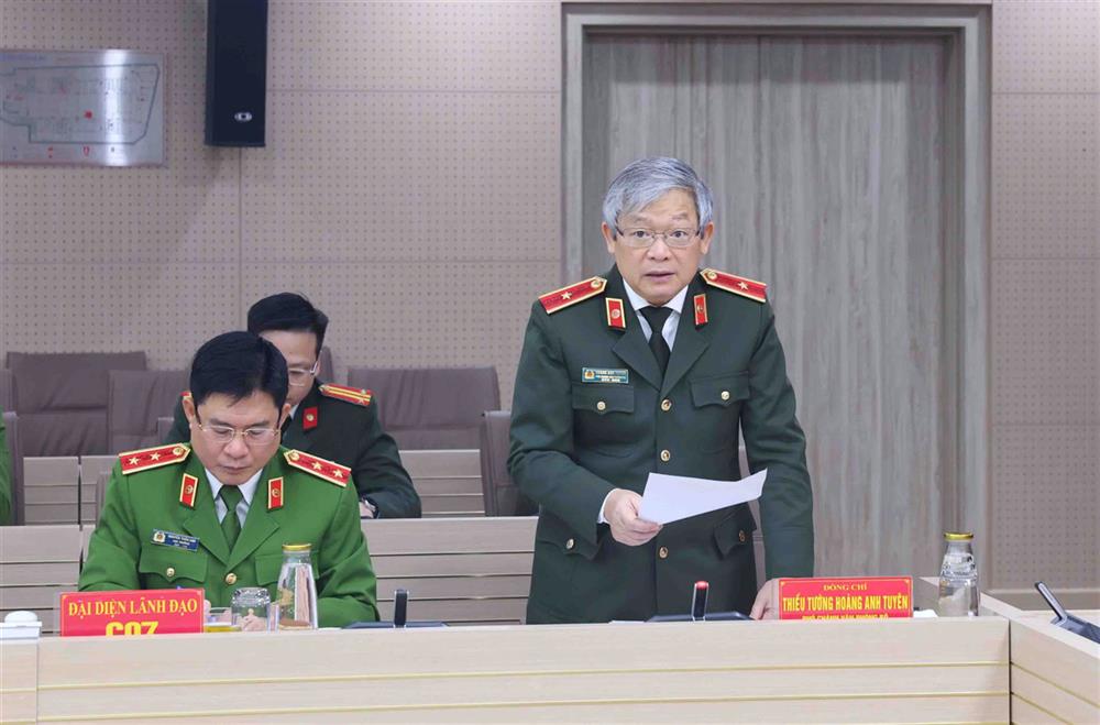 Thiếu tướng Hoàng Anh Tuyên - Phó Chánh Văn phòng, Người phát ngôn Bộ Công an - thông tin về việc triển khai Nghị định của Chính phủ quy định về chức năng, nhiệm vụ, quyền hạn và cơ cấu tổ chức mới của Bộ Công an. Ảnh: Bộ Công an