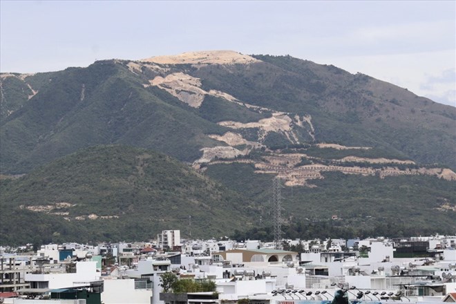 Hien trang 8 du an tren nui Chin Khuc Nha Trang khi nhan truoc nam 2023. Anh: Huu Long