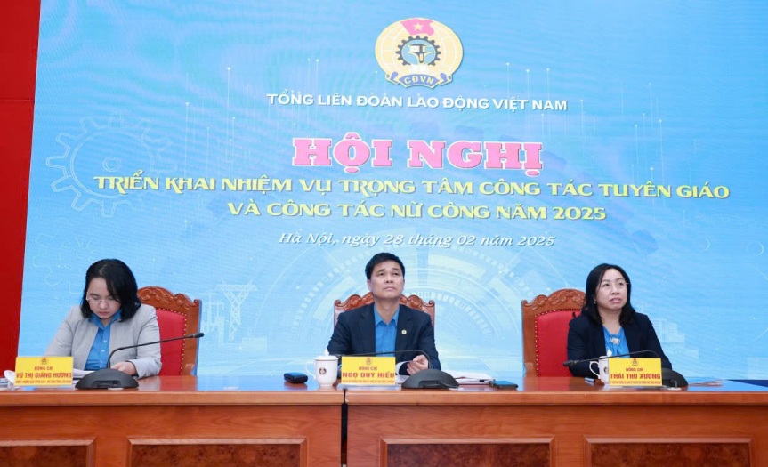 Mr. Ngo Duy Hieu - Standing Deputy Secretary of the Party Committee, Vice President of the Vietnam General Confederation of Labor; Ms. Thai Thu Xuong - Permanent Vice President of the Vietnam General Confederation of Labor; Ms. Vu Thi Giang Huong - Member of the Presidium, Head of the Propaganda - Women's Union (Vietnam General Confederation of Labor) chaired the conference. Photo: Hai Nguyen