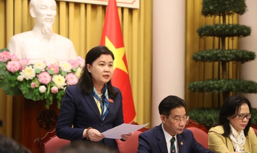 Phó Chủ nhiệm Ủy ban Pháp luật và Tư pháp Nguyễn Phương Thủy cho biết, nếu triển khai phương án sắp xếp bỏ chính quyền cấp huyện thì sẽ phải tính đến việc sửa Hiến pháp. Ảnh: T.Vương